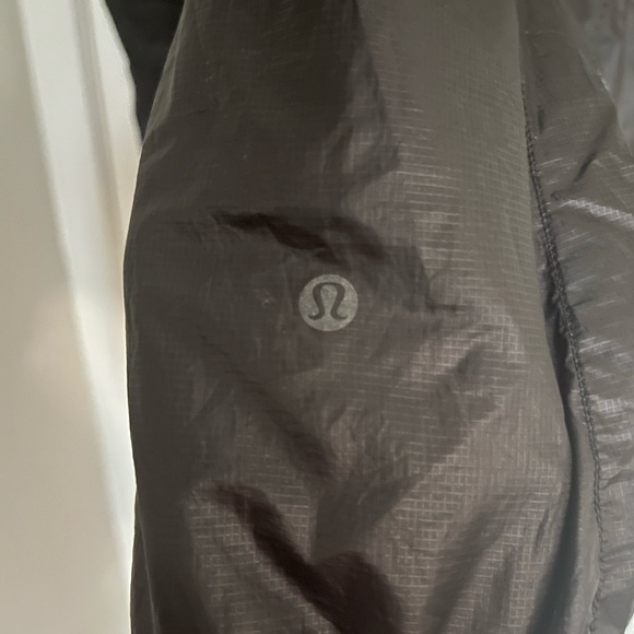 Lululemon Run With it Jacket - Picture 5 of 11